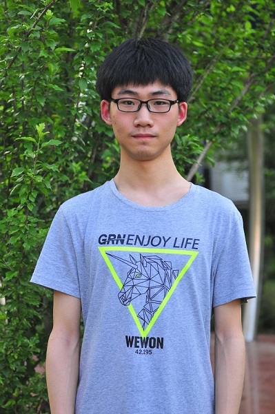 1551074839135007.jpg 学习之星 张鸿儒 高三(9).jpg