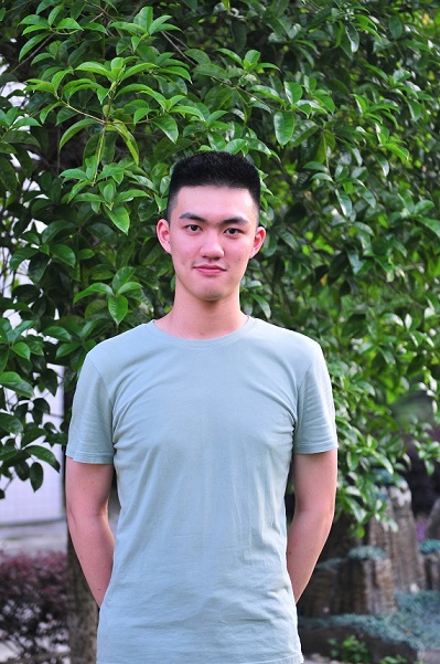 1551074864999843.jpg 学习之星 邱语韬 高三(2).jpg