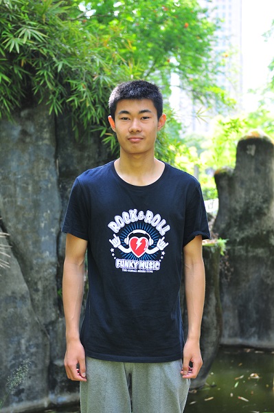 1551083937105488.jpg 体育之星 林斯涵 高一(5).jpg