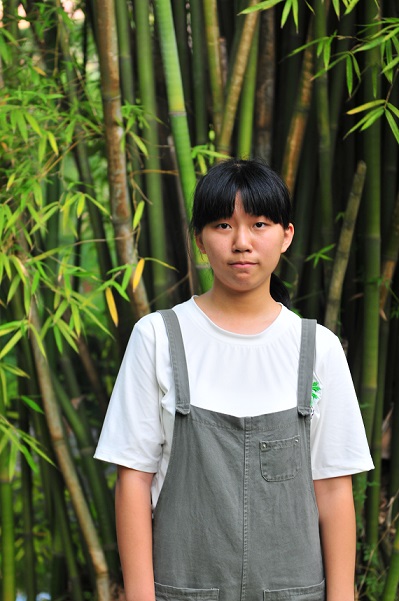 1551084778234652.jpg 体育之星 杨灵青 高三(1).jpg