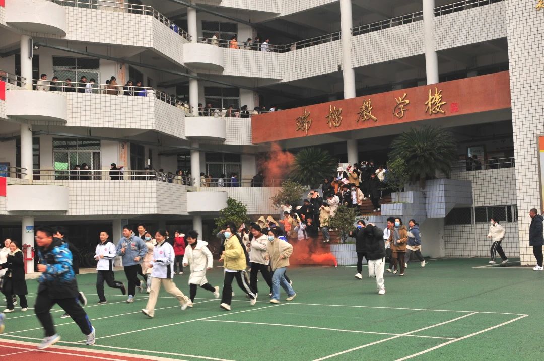 1704849877329881.jpg c6ddc02425b4bdba1e31ad79a8b8b22c.jpg