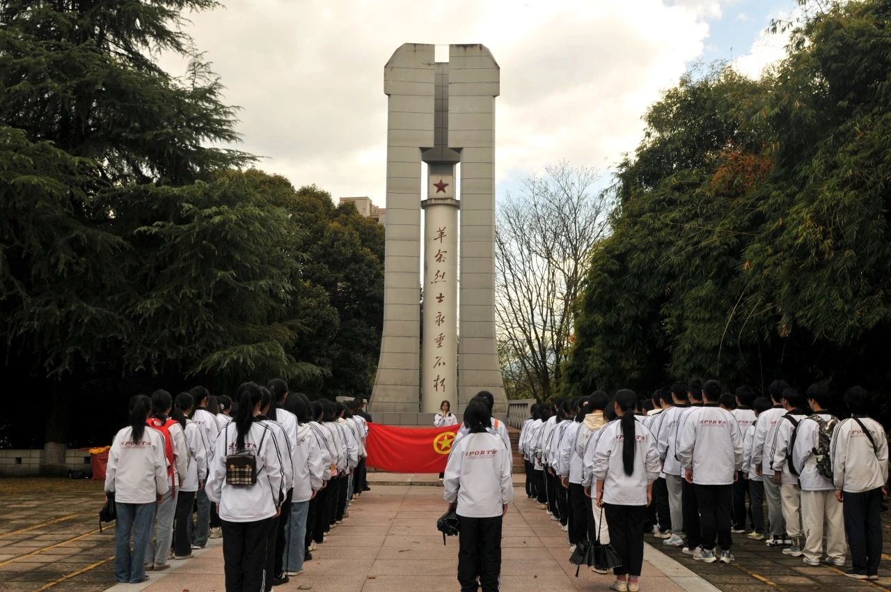 1712905560118728.jpg 7ca51d741509c84a1fcdf48b03665339.jpg