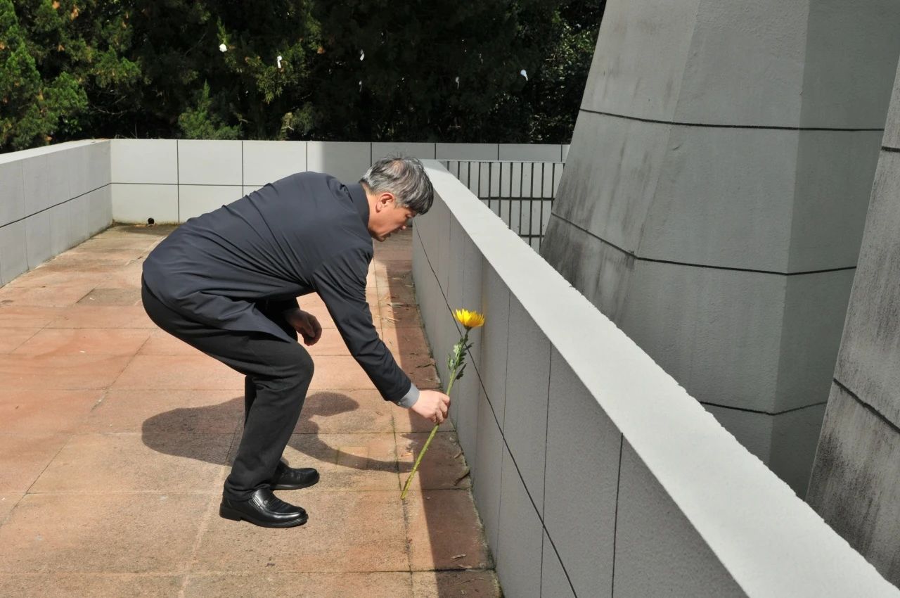 1712905614112485.jpg ef51899a3a94de5abf343b7ec7057444.jpg