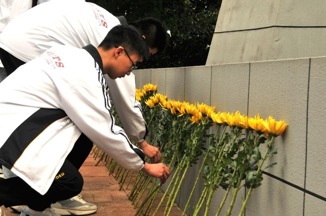 1712905654494865.jpg 3ddcc7d97d3f06ed88b1fcdc65c1284a.jpg