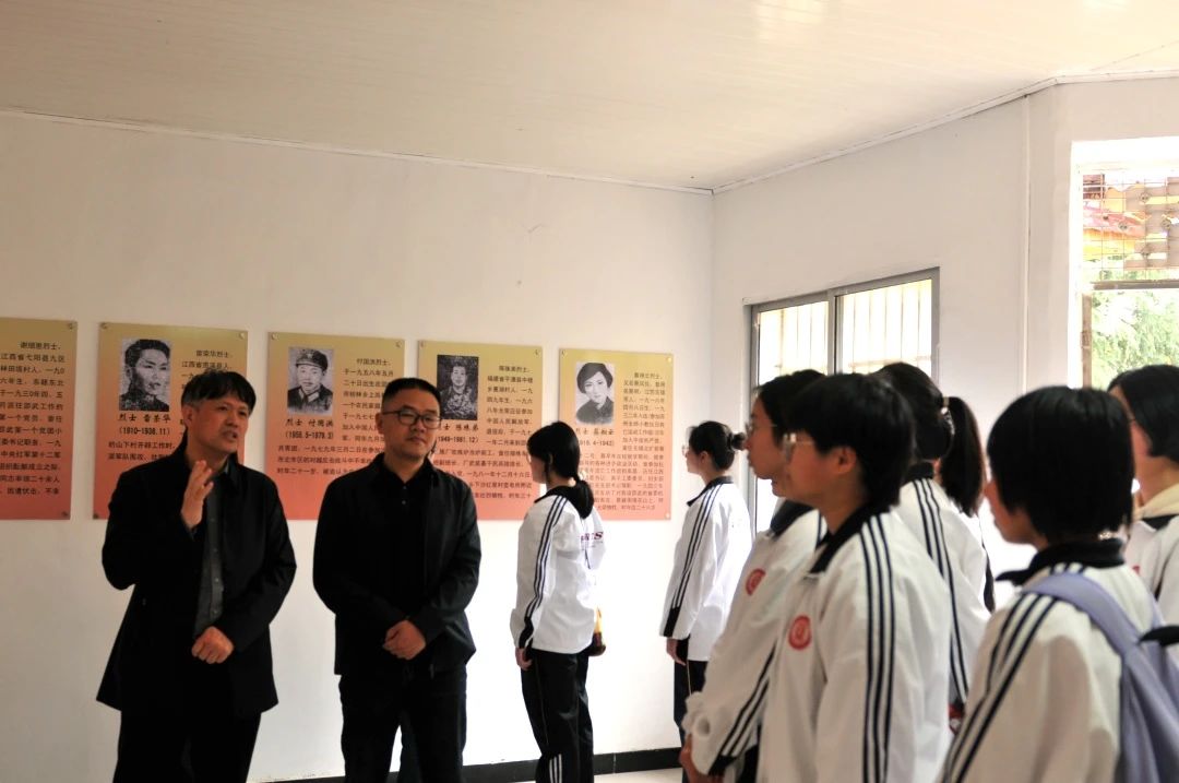 1712905709398904.jpg bf5689ea5a0765b0dc830c692022bcc4.jpg