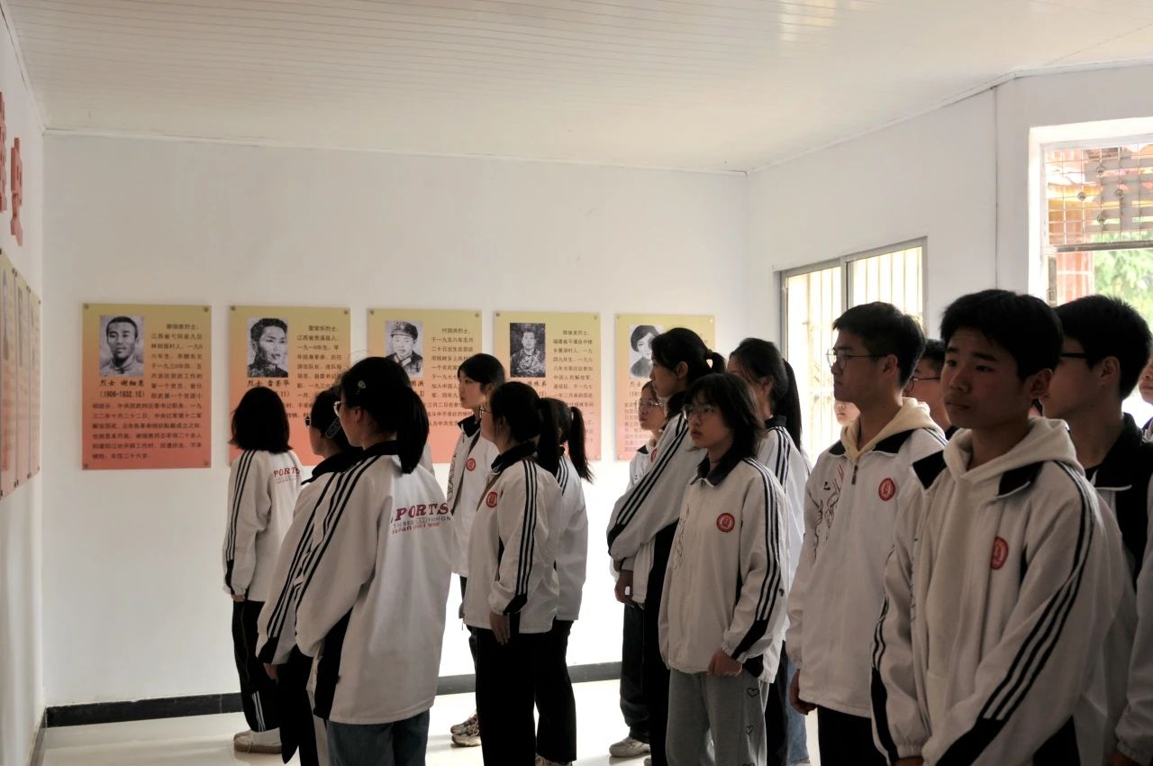 1712905717649822.jpg e04922829b0bb3dd8e818e1dc8cee5a1.jpg