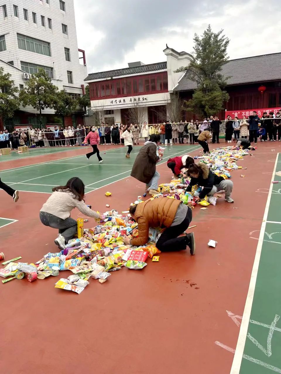 1712911575422098.jpg 83b082d7e64717744ce1676092449c11.jpg