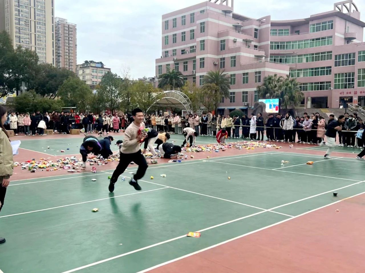 1712911617106155.jpg ee4510a65914b3ebe9feb4d29511f0fa.jpg