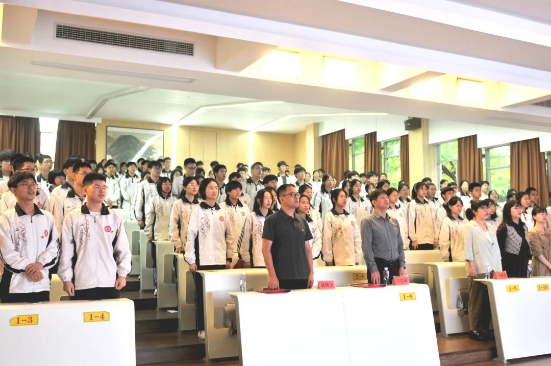 1717663465131315.jpg 0da967896837db8edd2b71be2d7181df.jpg