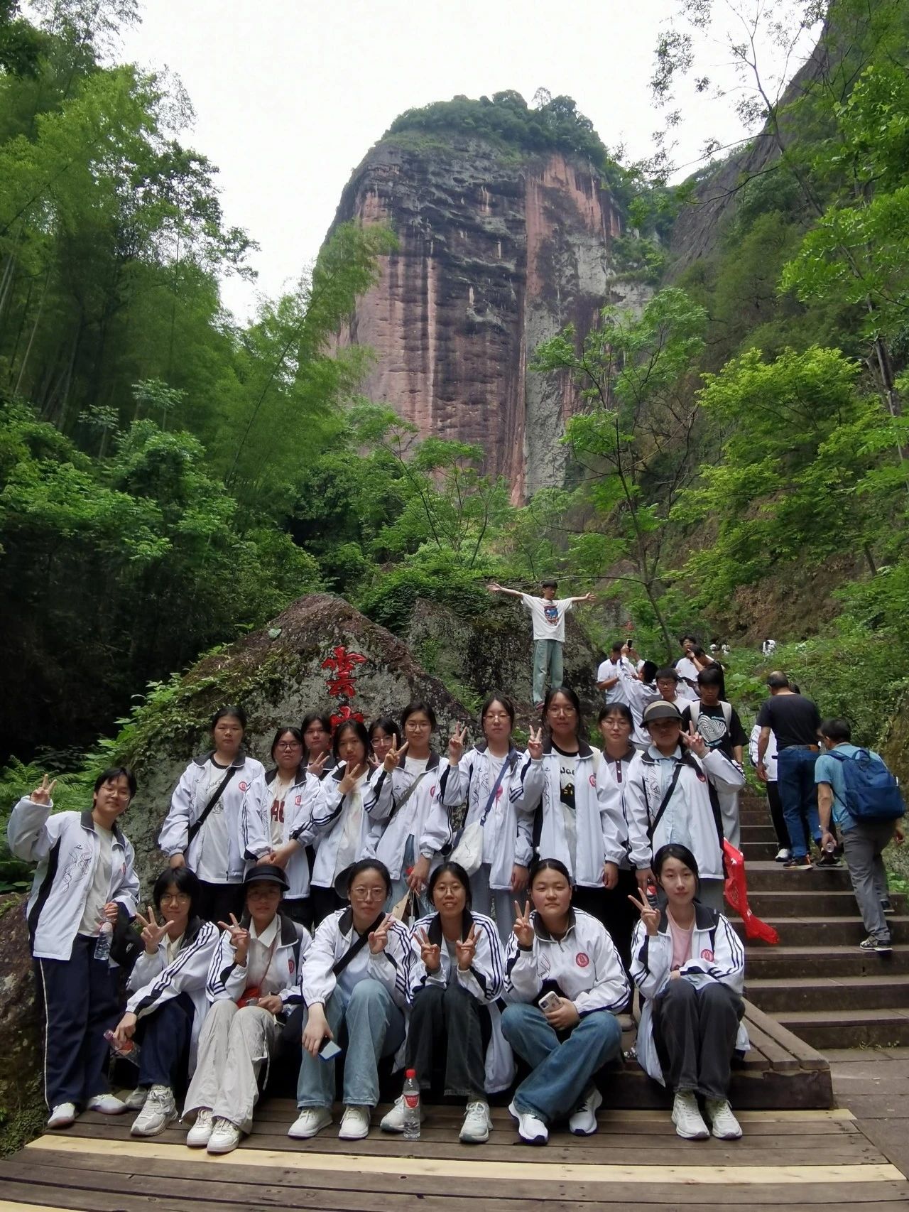 1726218749999111.jpg 84.jpg